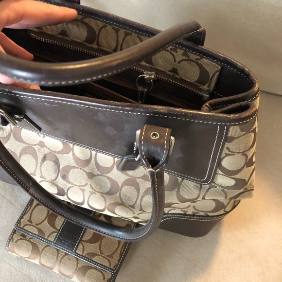 Authentic Coach purse - Picture 2 of 3